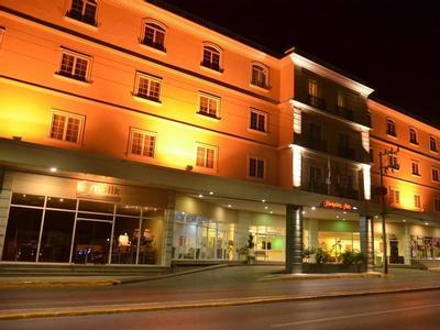 Hotel Hampton Inn By Hilton Tampico Zona Dorada - Bild 2