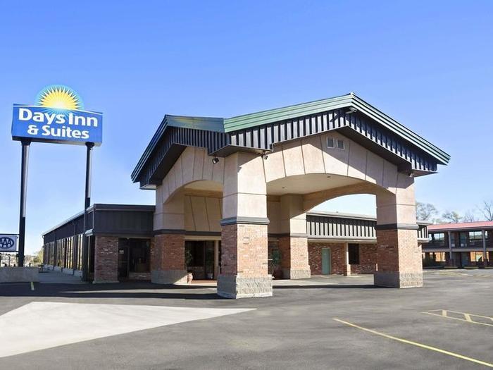 Days Inn & Suites by Wyndham Trinidad - Bild 1