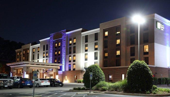 Hotel Holiday Inn Express & Suites Newport News - Bild 1