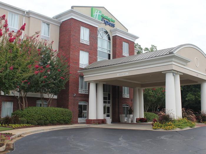 Holiday Inn Express & Suites Starkville - Bild 1