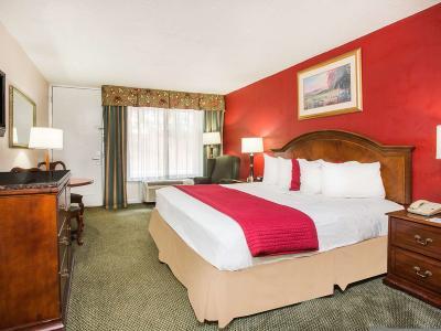 Hotel Ramada by Wyndham & Suites Warner Robins - Bild 4