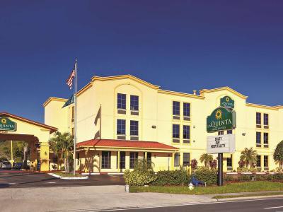 Hotel La Quinta Inn & Suites by Wyndham St. Petersburg Northeast - Bild 3