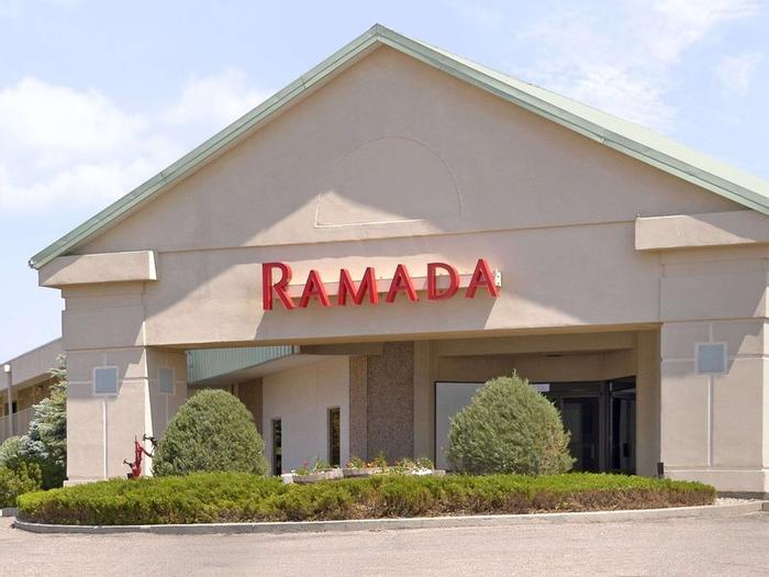 Ramada by Wyndham Sterling - Bild 1