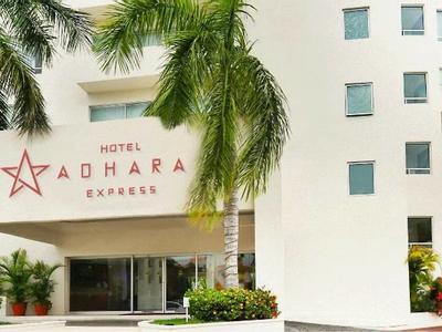 Hotel Adhara Express - Bild 5