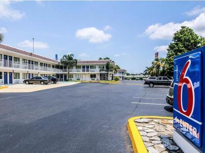 Hotel Motel 6 Jacksonville - Orange Park - Bild 4