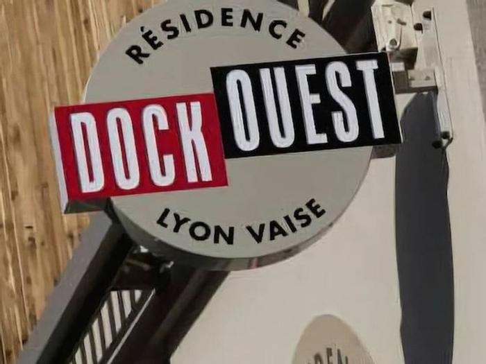 Hotel Adonis Lyon Dock Ouest - Bild 1