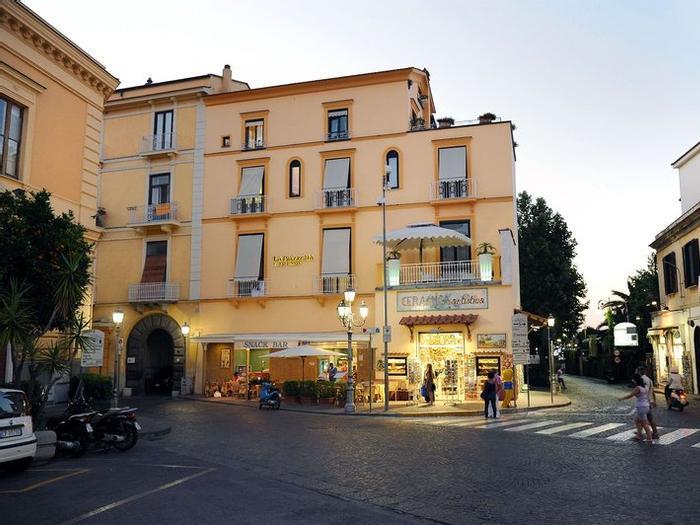 Hotel La Piazzetta Guest House - Bild 1