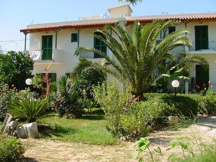 Hotel Kostas' Garden - Bild 1