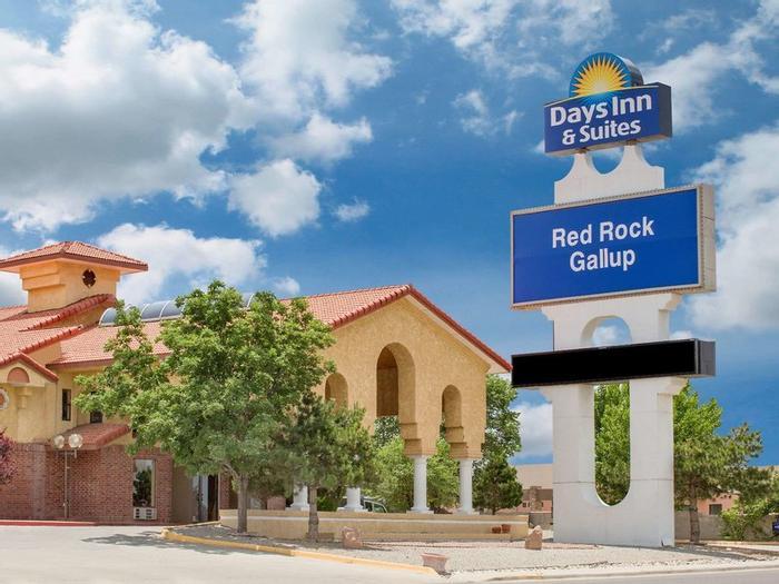 Hotel Days Inn & Suites by Wyndham Red Rock-Gallup - Bild 1