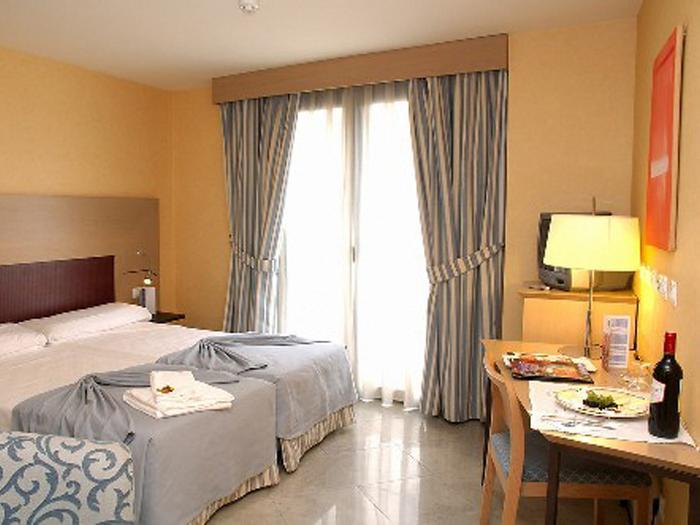 Hotel Dormirdcine Alicante - Bild 1