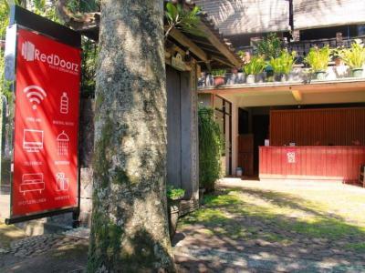 Hotel Palagan Joglo Boutique Guest House by RedDoorz - Bild 3