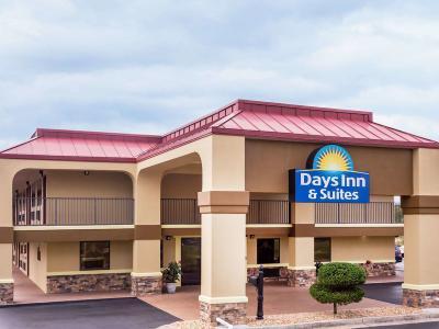 Hotel Days Inn & Suites by Wyndham Warner Robins Near Robins AFB - Bild 2