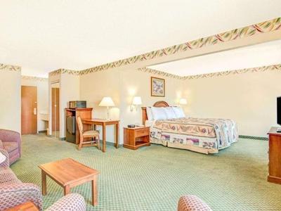 Hotel Days Inn by Wyndham Louisburg - Bild 3