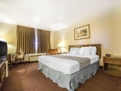 Hotel Econo Lodge Inn & Suites - Bild 5