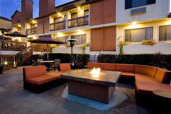 Hotel Mariposa Inn & Suites - Bild 2