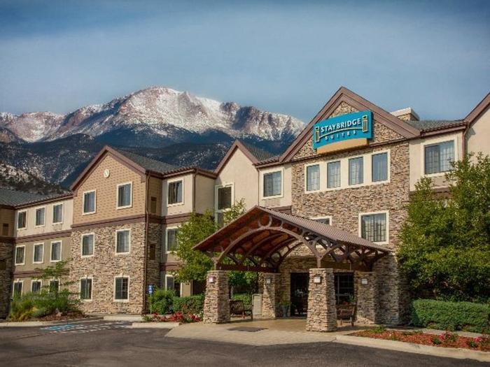 Hotel Staybridge Suites Colorado Springs-Air Force Academy - Bild 1