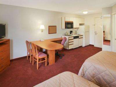 Hotel Days Inn & Suites by Wyndham Green Bay WI. - Bild 4