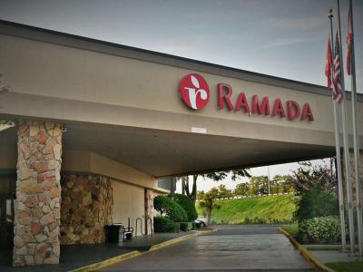 Ramada by Wyndham Jacksonville Hotel & Conference Center - Bild 2