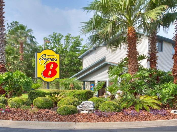 Hotel Super 8 by Wyndham Gainesville - Bild 1