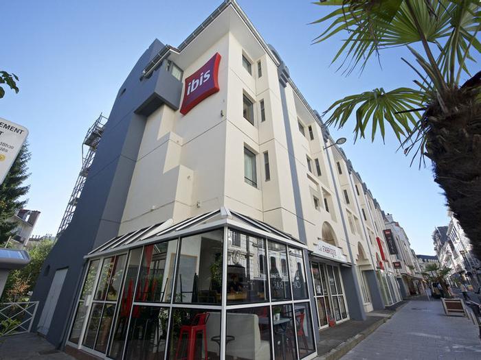 Hotel Hôtel ibis Pau Centre - Bild 1