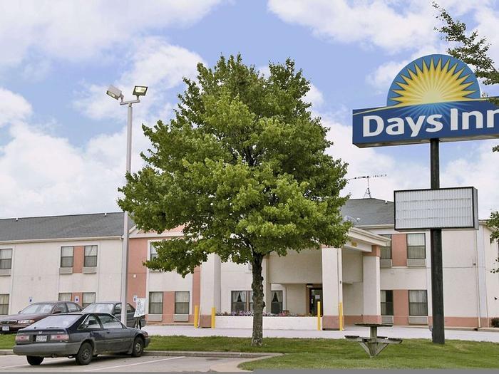 Hotel Days Inn by Wyndham Walcott Davenport - Bild 1