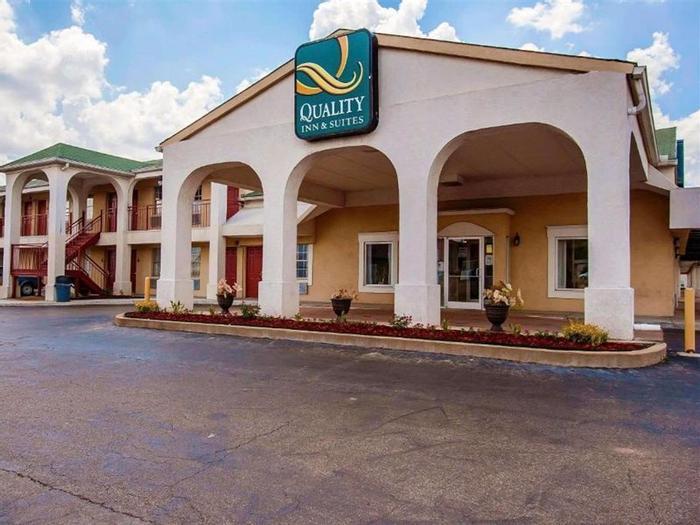 Hotel Quality Inn & Suites - Bild 1