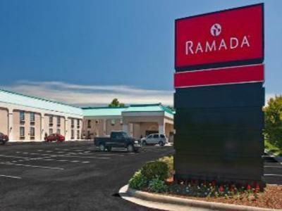 Hotel Ramada by Wyndham Hendersonville - Bild 2