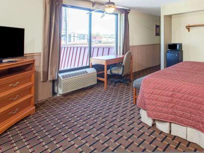 Hotel Days Inn & Suites by Wyndham Pigeon Forge - Bild 4