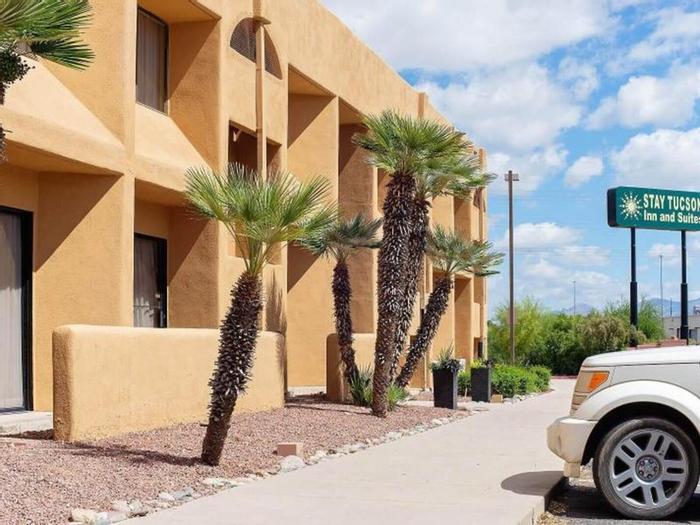 Hotel Ramada by Wyndham Tucson Airport - Bild 1