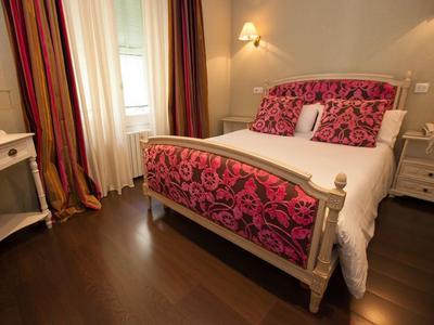 Hotel Logis Paris Rome - Bild 2