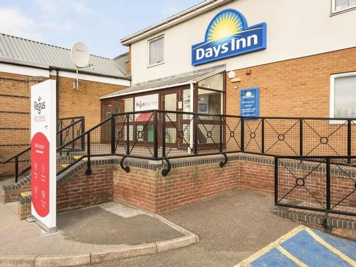 Hotel Days Inn by Wyndham Watford Gap - Bild 1