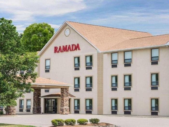 Ramada by Wyndham Strasburg Dover - Bild 1