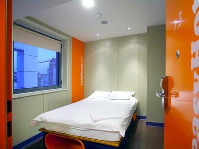 easyHotel Sofia - Bild 5