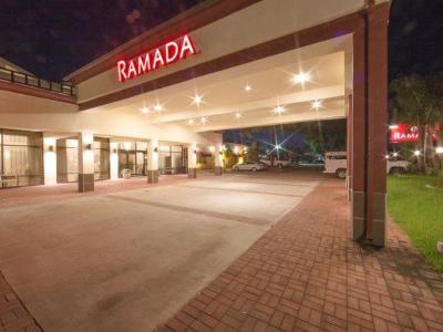 Hotel Ramada by Wyndham Houston Intercontinental Airport East - Bild 3