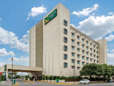 Hotel Quality Inn Monterrey La Fe - Bild 2