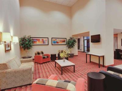 Hotel La Quinta Inn & Suites by Wyndham Fairfield NJ - Bild 2