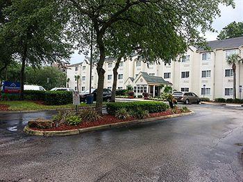 Hotel Hometown Inn & Suites Jacksonville – Butler Blvd./Southpoint - Bild 2
