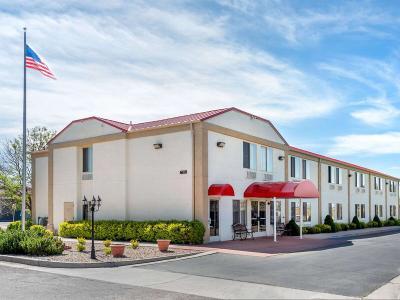 Hotel Econo Lodge Airport - Bild 2