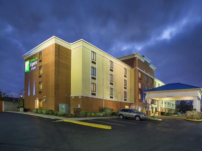 Hotel Holiday Inn Express & Suites Columbus Airport - Bild 3