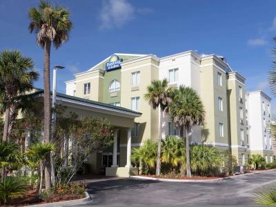 Hotel Days Inn & Suites by Wyndham Fort Pierce I-95 - Bild 2
