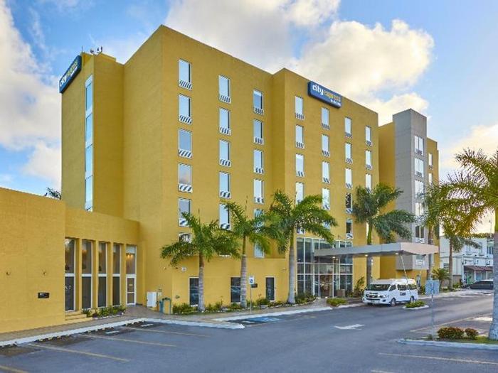 Hotel City Express Tampico - Bild 1