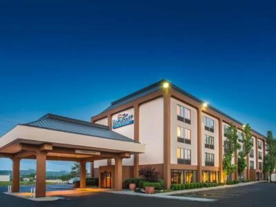 Hotel Baymont by Wyndham Cincinnati - Bild 3