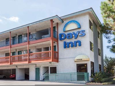 Hotel Days Inn by Wyndham Anaheim West - Bild 2