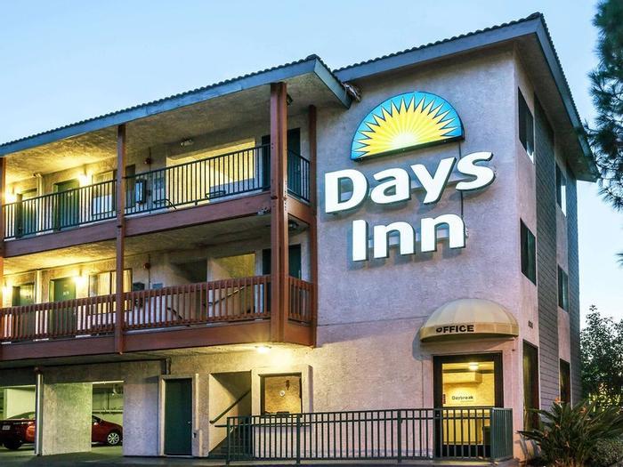Hotel Days Inn by Wyndham Anaheim West - Bild 1