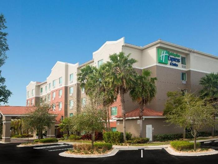 Holiday Inn Express Hotel & Suites Pembroke Pines - Sheridan St. - Bild 1