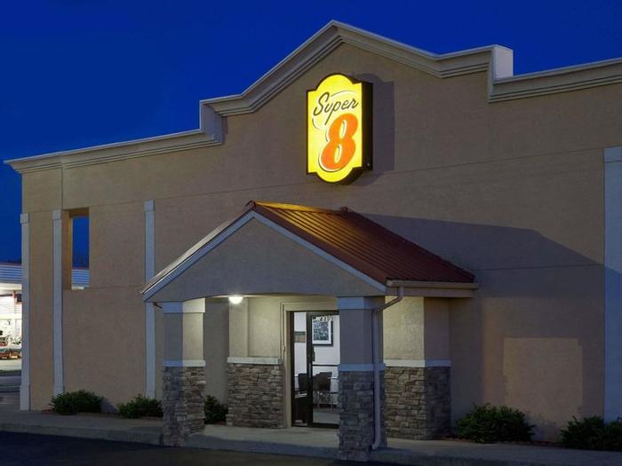 Hotel Super 8 by Wyndham Lafayette / Purdue Area - Bild 1