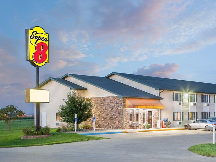 Hotel Super 8 by Wyndham Mt Pleasant - Bild 1