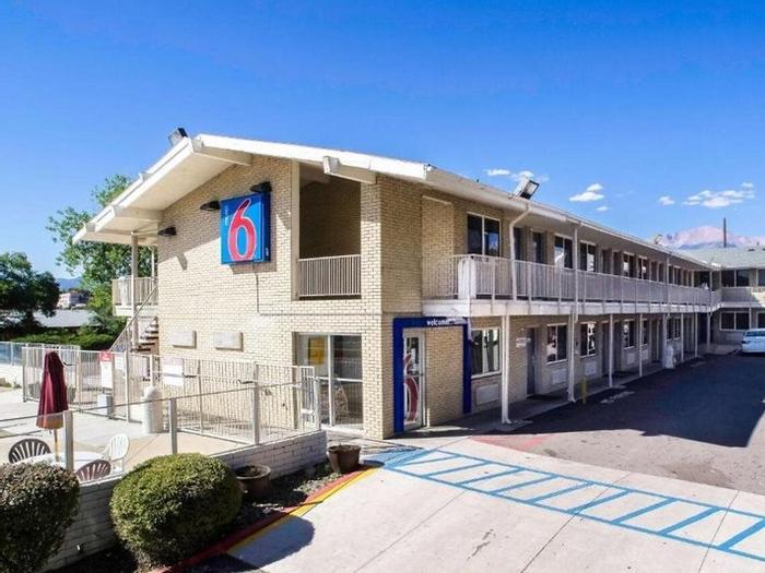 Motel 6 Colorado Springs - Bild 1