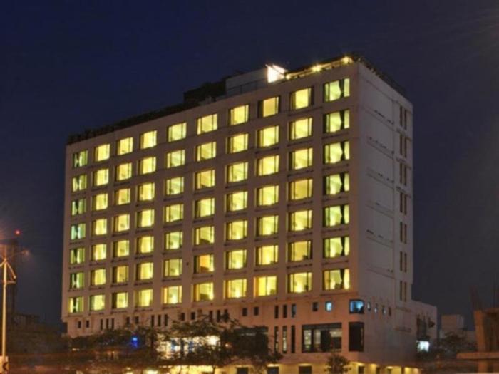 Hotel Ramada by Wyndham Jaipur North - Bild 1