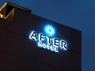 After Hotel Montevideo - Bild 2